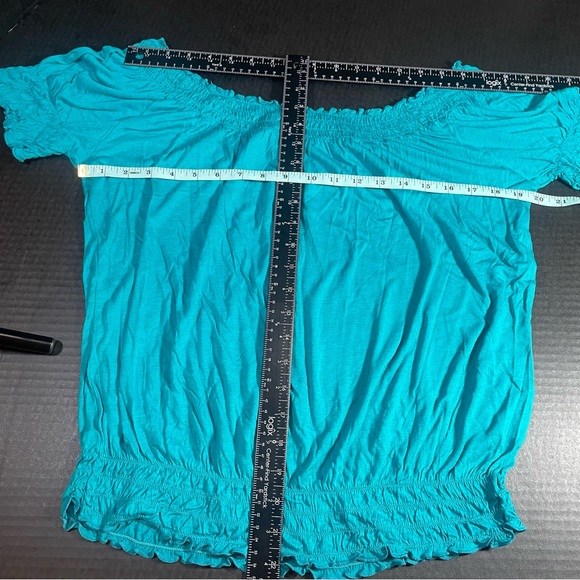 NWOT American Rag flocked turquoise open shoulders top Medium - Picture 2 of 8